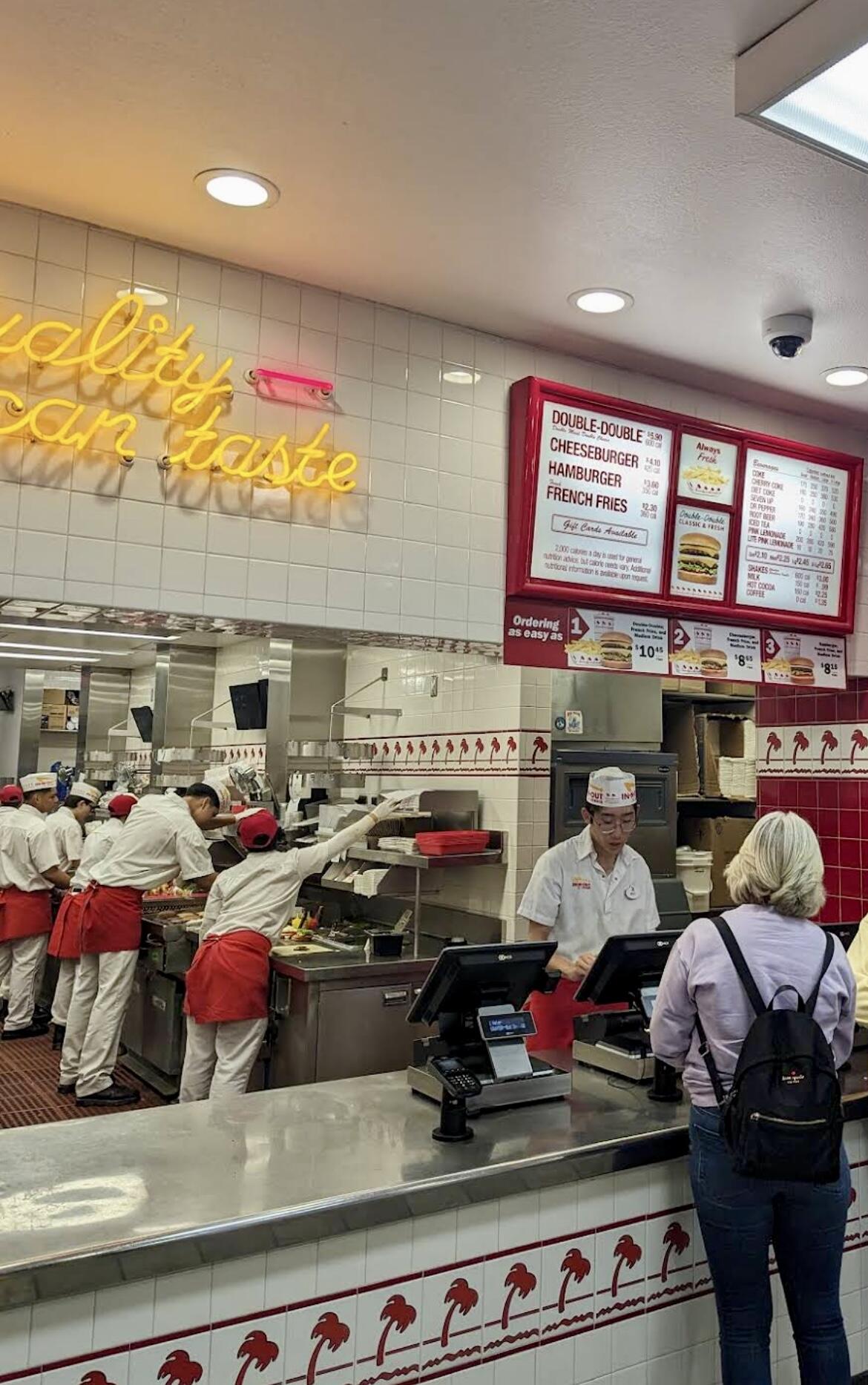 In-N-Out キッチン